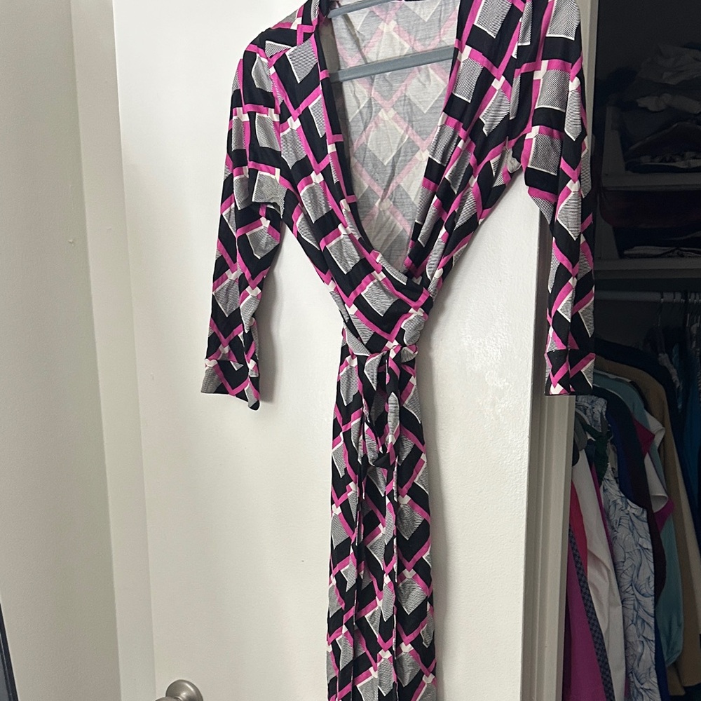 Diane Von Furstenberg Pink and Black Wrap Robe